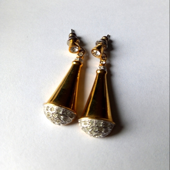 Vintage Gold Tone Earrings - Picture 1 of 5